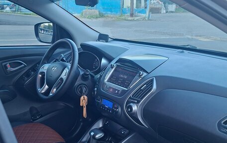 Hyundai ix35 I рестайлинг, 2013 год, 1 300 000 рублей, 10 фотография