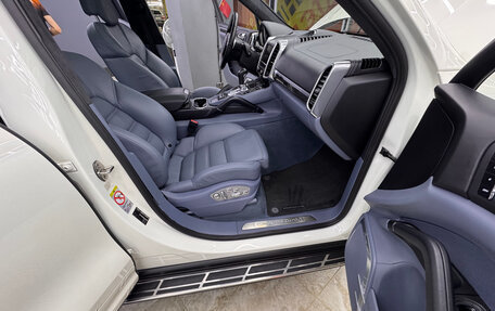 Porsche Cayenne III, 2010 год, 6 900 000 рублей, 10 фотография