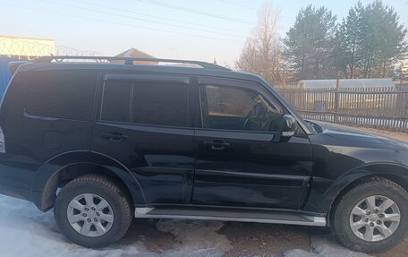 Mitsubishi Pajero IV, 2011 год, 2 000 000 рублей, 2 фотография
