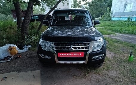 Mitsubishi Pajero IV, 2011 год, 2 000 000 рублей, 5 фотография