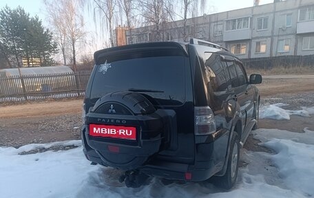 Mitsubishi Pajero IV, 2011 год, 2 000 000 рублей, 3 фотография