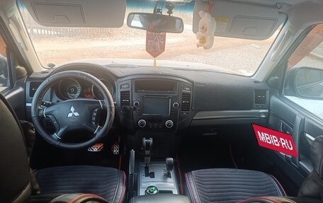 Mitsubishi Pajero IV, 2011 год, 2 000 000 рублей, 6 фотография