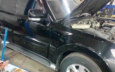 Mitsubishi Pajero IV, 2011 год, 2 000 000 рублей, 14 фотография