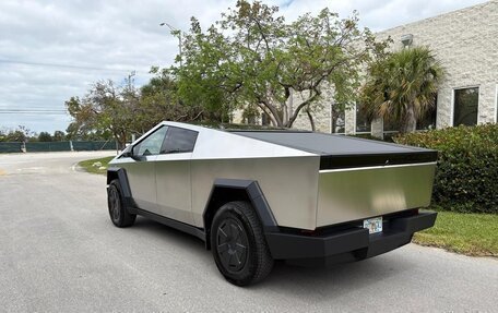 Tesla Cybertruck, 2026 год, 21 000 000 рублей, 3 фотография