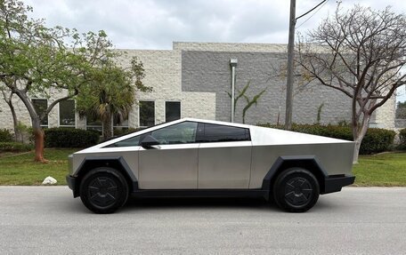 Tesla Cybertruck, 2026 год, 21 000 000 рублей, 2 фотография