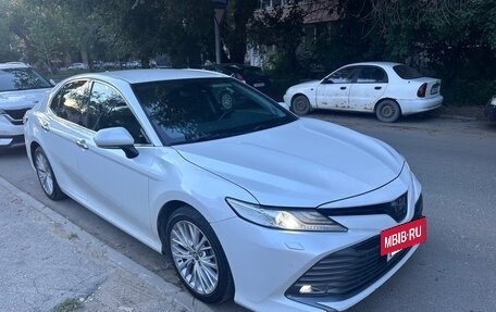 Toyota Camry, 2019 год, 2 150 000 рублей, 3 фотография
