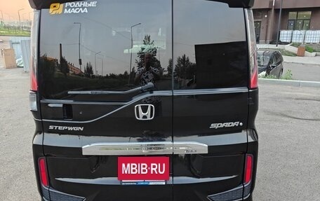 Honda Stepwgn IV, 2018 год, 2 180 000 рублей, 6 фотография