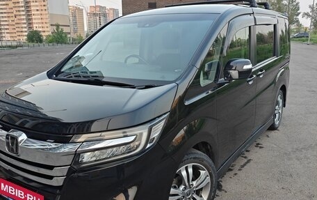 Honda Stepwgn IV, 2018 год, 2 180 000 рублей, 3 фотография