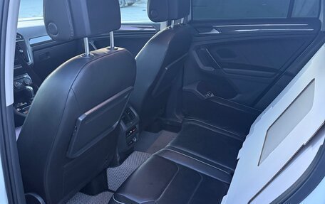 Volkswagen Tiguan II, 2018 год, 2 700 000 рублей, 10 фотография