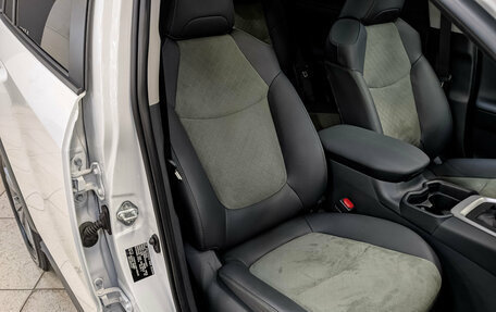 Toyota RAV4, 2025 год, 4 160 000 рублей, 24 фотография