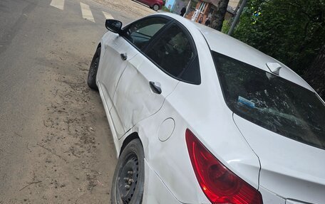 Hyundai Solaris II рестайлинг, 2013 год, 350 000 рублей, 3 фотография