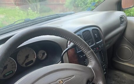 Chrysler Voyager IV, 2004 год, 950 000 рублей, 5 фотография