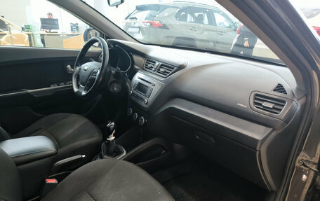 KIA Rio III рестайлинг, 2016 год, 990 000 рублей, 13 фотография