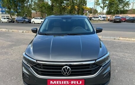 Volkswagen Polo VI (EU Market), 2021 год, 1 885 000 рублей, 2 фотография