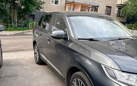 Mitsubishi Outlander III рестайлинг 3, 2016 год, 1 700 000 рублей, 1 фотография