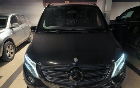 Mercedes-Benz V-Класс, 2016 год, 5 000 000 рублей, 1 фотография