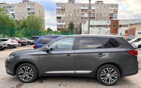 Mitsubishi Outlander III рестайлинг 3, 2016 год, 1 700 000 рублей, 3 фотография
