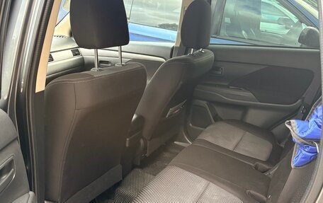 Mitsubishi Outlander III рестайлинг 3, 2016 год, 1 700 000 рублей, 6 фотография