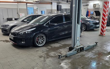 KIA cee'd GT II, 2017 год, 1 650 000 рублей, 8 фотография