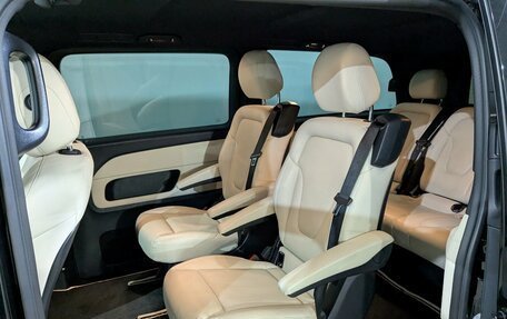 Mercedes-Benz V-Класс, 2023 год, 9 450 000 рублей, 4 фотография