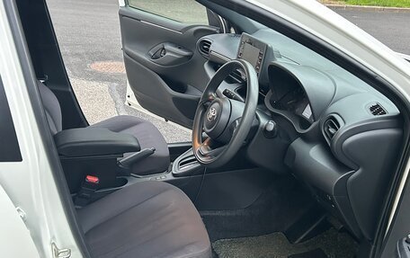 Toyota Yaris, 2021 год, 1 250 000 рублей, 20 фотография
