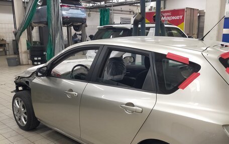 Mazda 3, 2004 год, 1 300 000 рублей, 32 фотография