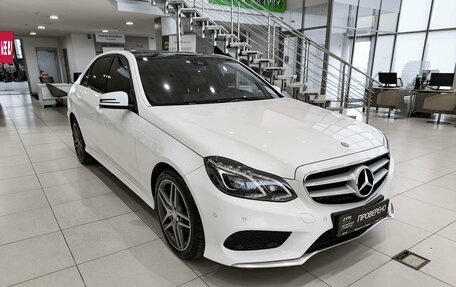Mercedes-Benz E-Класс, 2015 год, 2 250 000 рублей, 3 фотография