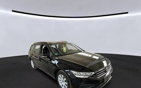 Volkswagen Passat B8 рестайлинг, 2022 год, 2 092 000 рублей, 3 фотография