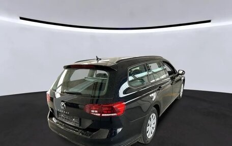Volkswagen Passat B8 рестайлинг, 2022 год, 2 092 000 рублей, 2 фотография