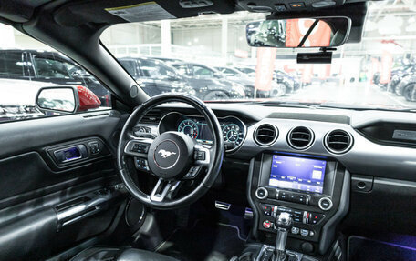 Ford Mustang VI рестайлинг, 2019 год, 3 700 000 рублей, 26 фотография