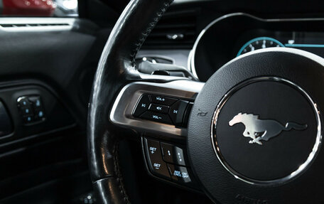 Ford Mustang VI рестайлинг, 2019 год, 3 700 000 рублей, 31 фотография