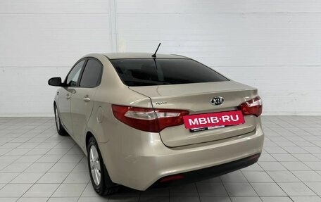 KIA Rio III рестайлинг, 2013 год, 850 000 рублей, 10 фотография