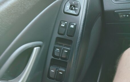 Hyundai ix35 I рестайлинг, 2012 год, 1 200 000 рублей, 17 фотография