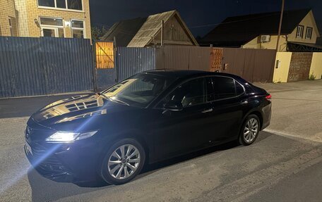 Toyota Camry, 2019 год, 2 300 000 рублей, 3 фотография