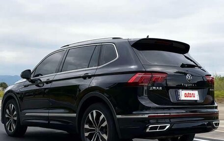 Volkswagen Tiguan II, 2023 год, 3 698 852 рублей, 4 фотография