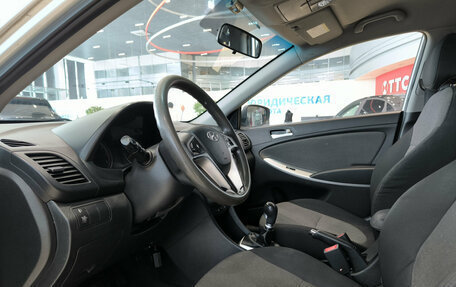 Hyundai Solaris II рестайлинг, 2012 год, 530 000 рублей, 16 фотография