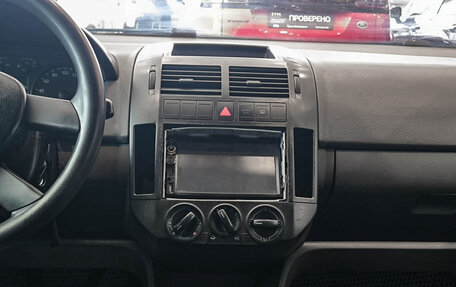 Volkswagen Polo IV рестайлинг, 2002 год, 185 000 рублей, 18 фотография