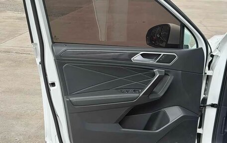 Volkswagen Tiguan II, 2023 год, 2 703 000 рублей, 7 фотография