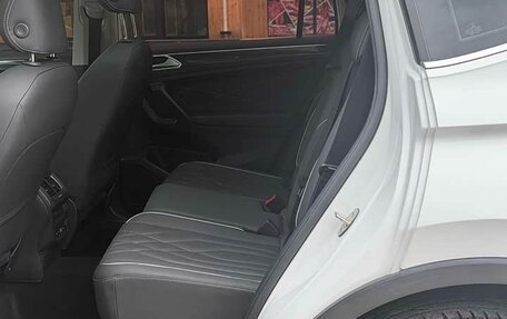 Volkswagen Tiguan II, 2023 год, 2 703 000 рублей, 12 фотография