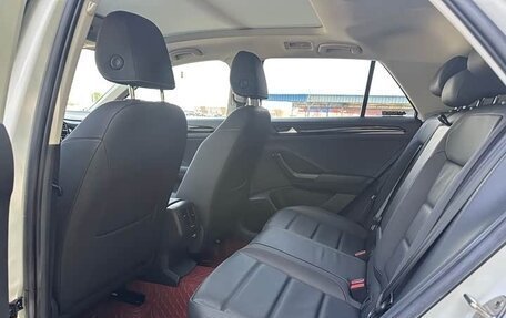 Volkswagen T-Roc I, 2023 год, 1 928 000 рублей, 14 фотография