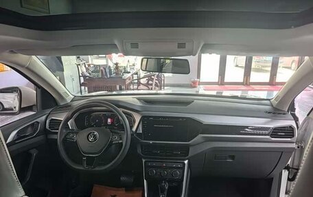 Volkswagen T-Cross I, 2023 год, 1 562 000 рублей, 8 фотография
