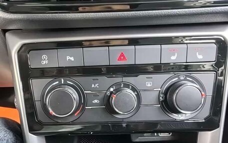 Volkswagen T-Cross I, 2023 год, 1 562 000 рублей, 13 фотография
