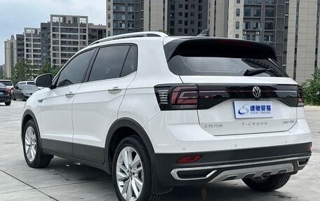 Volkswagen T-Cross I, 2023 год, 1 512 000 рублей, 7 фотография