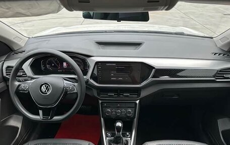 Volkswagen T-Cross I, 2023 год, 1 512 000 рублей, 11 фотография