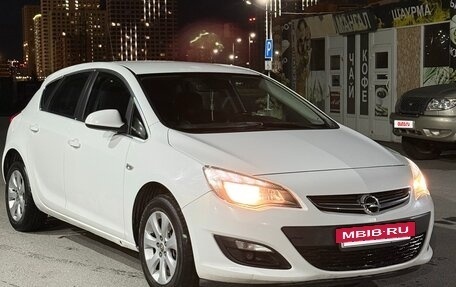 Opel Astra J, 2014 год, 800 000 рублей, 3 фотография