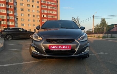 Hyundai Solaris II рестайлинг, 2012 год, 930 000 рублей, 2 фотография