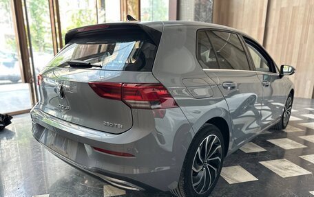 Volkswagen Golf VIII, 2022 год, 1 932 000 рублей, 4 фотография