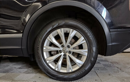 Volkswagen Tiguan II, 2017 год, 2 430 000 рублей, 18 фотография