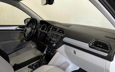 Volkswagen Tiguan II, 2017 год, 2 430 000 рублей, 11 фотография