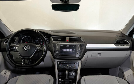Volkswagen Tiguan II, 2017 год, 2 430 000 рублей, 14 фотография